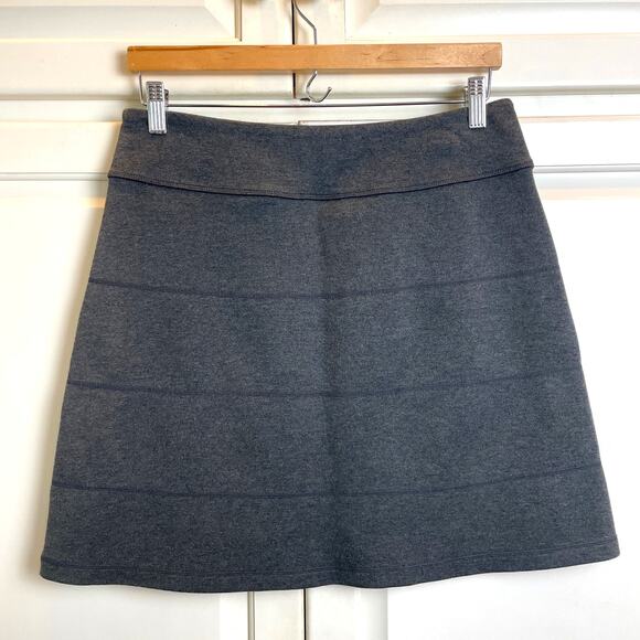 Athleta Strata Ponte Skirt Sz S Gray Knit Stretch Active Stretch Pockets EUC - Picture 3 of 10